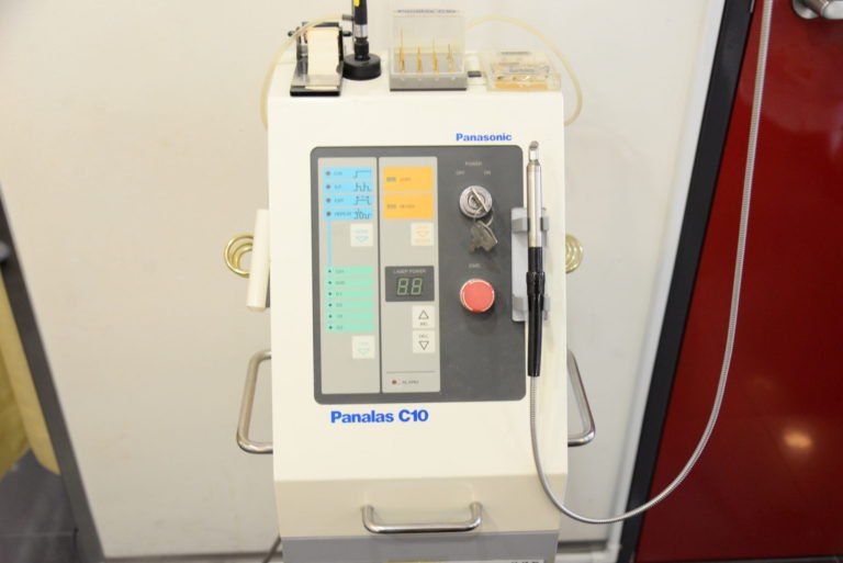 Panalas C10　レーザー治療器